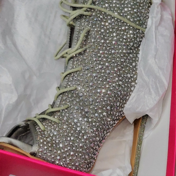 Rhinestone strap up heels - Picture 11 of 14